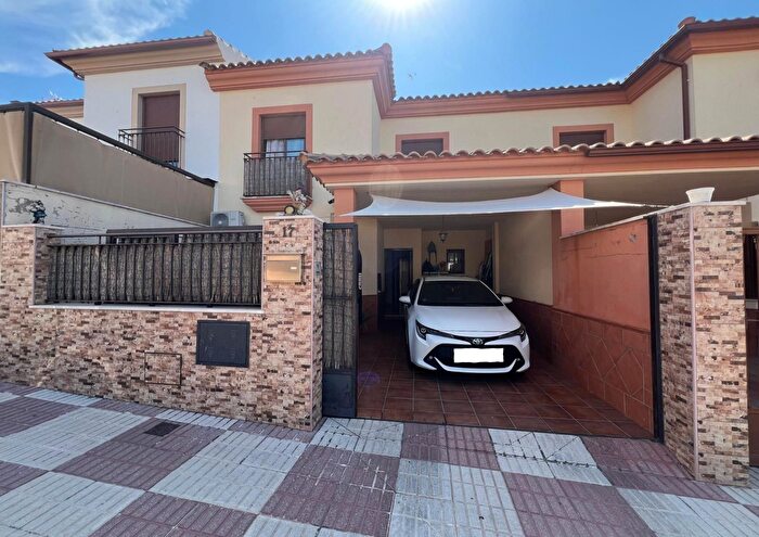 Casas en venta y pisos alquiler - 1