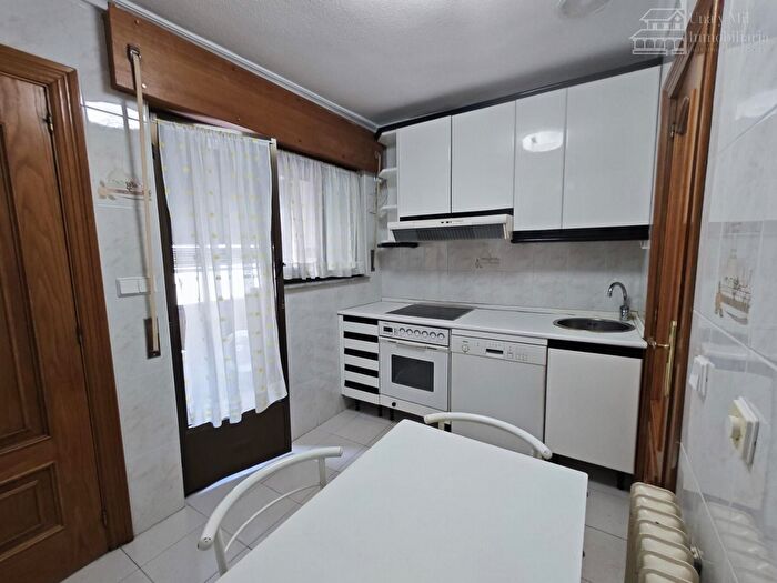 Casas en venta y pisos alquiler - 3