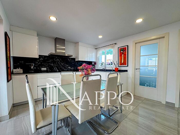 Casas en venta y pisos alquiler - 3
