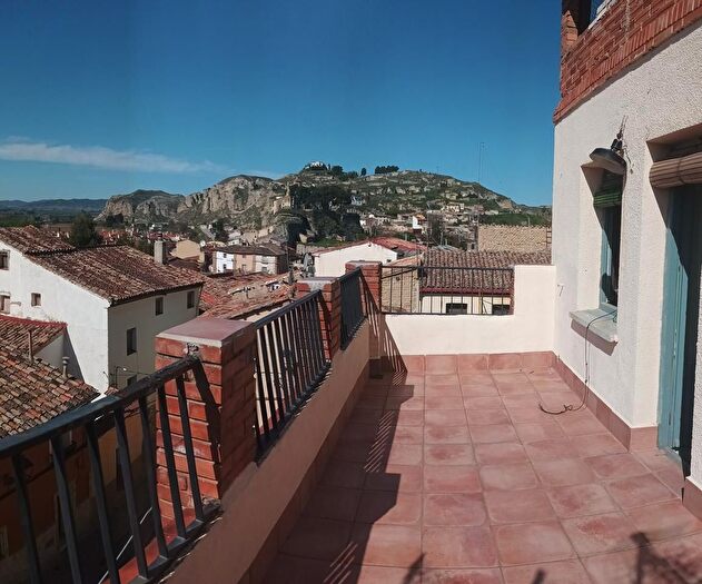Casas en venta y pisos alquiler - 1