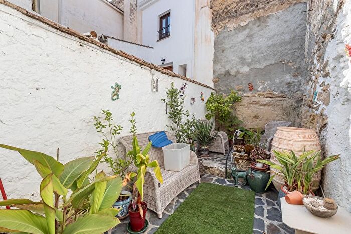 Casas en venta y pisos alquiler - 2
