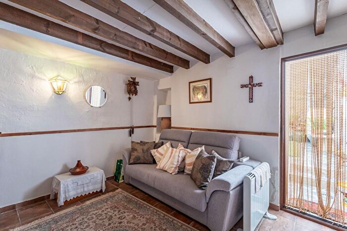 Casas en venta y pisos alquiler - 3