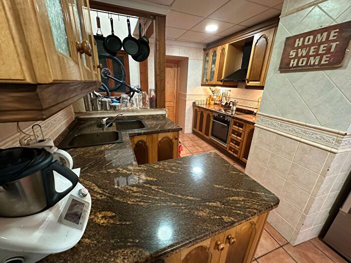 Casas en venta y pisos alquiler - 2