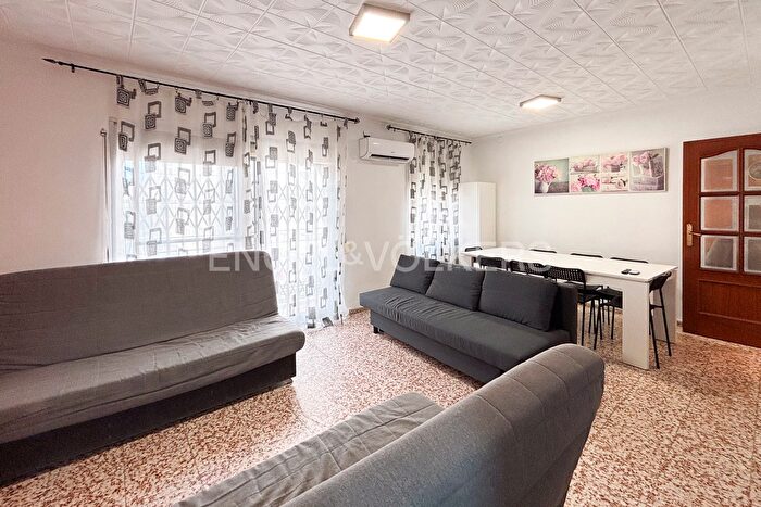 Casas en venta y pisos alquiler - 1