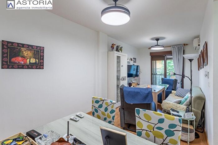 Casas en venta y pisos alquiler - 1