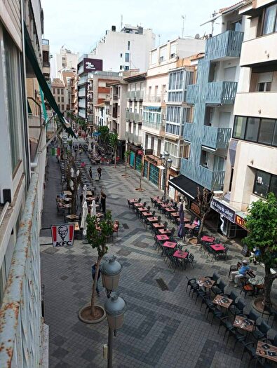 Casas en venta y pisos alquiler - 1