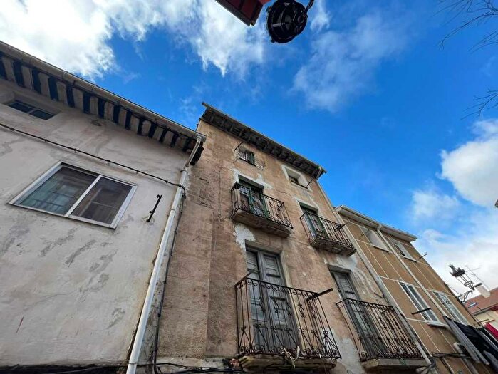 Casas en venta y pisos alquiler - 3