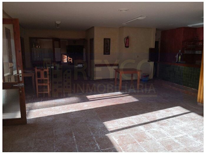 Casas en venta y pisos alquiler - 2