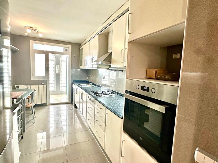 Casas en venta y pisos alquiler - 2