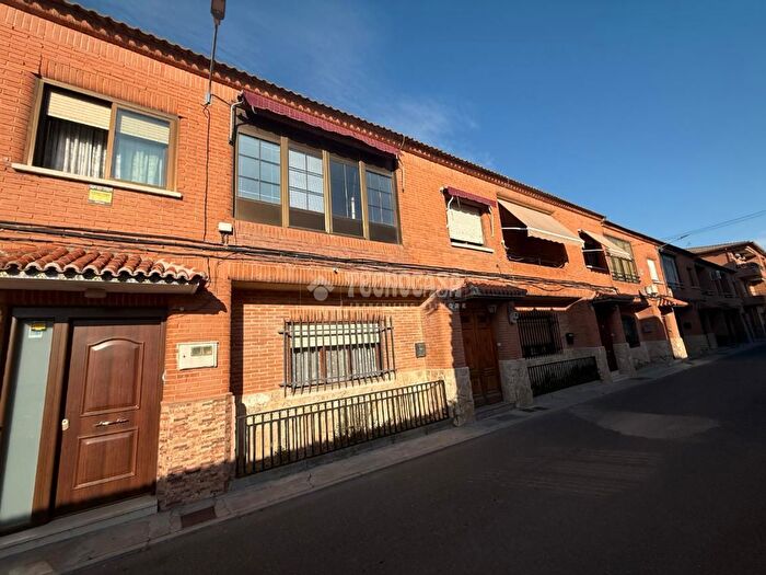 Casas en venta y pisos alquiler - 1