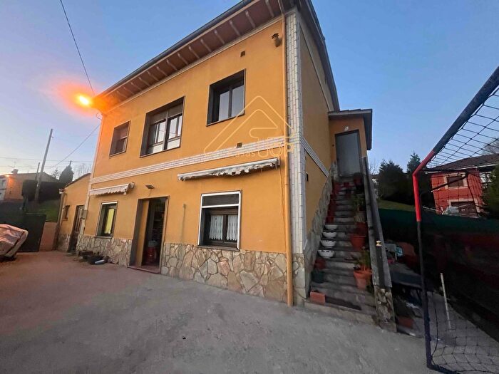 Casa en venta en Carbayin Lieres Valdesoto, Siero de 4 habitaciones