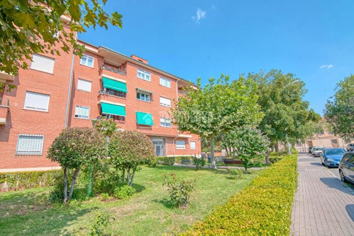 Casas en venta y pisos alquiler - 1