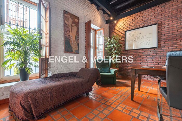 Casas en venta y pisos alquiler - 3