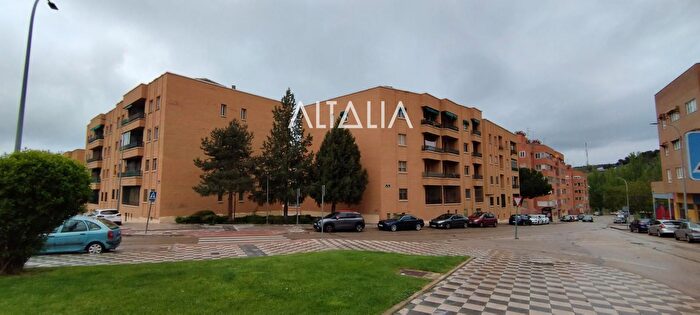 Casas en venta y pisos alquiler - 1