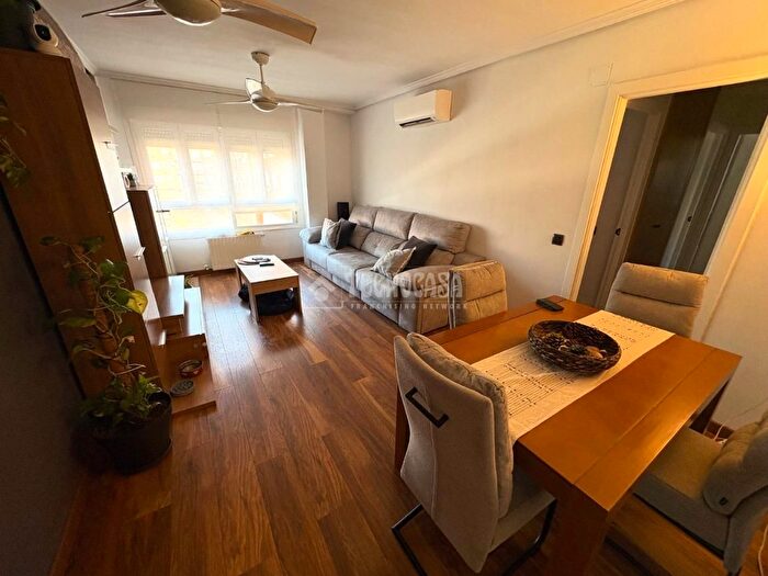 Casas en venta y pisos alquiler - 2
