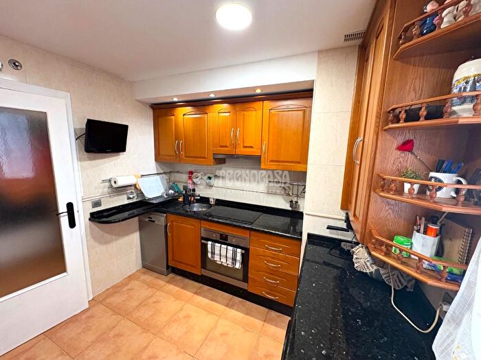 Casas en venta y pisos alquiler - 3