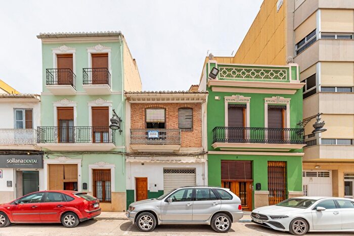 Casas en venta y pisos alquiler - 1