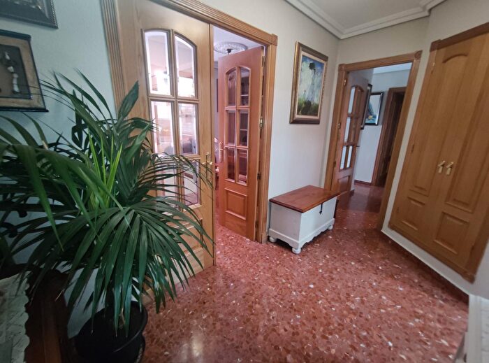 Casas en venta y pisos alquiler - 2