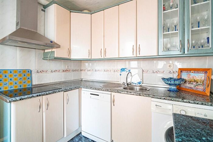 Casas en venta y pisos alquiler - 2