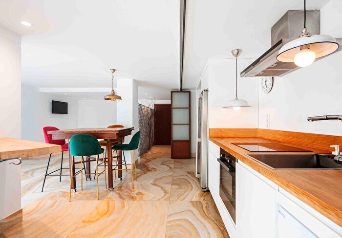 Casas en venta y pisos alquiler - 1