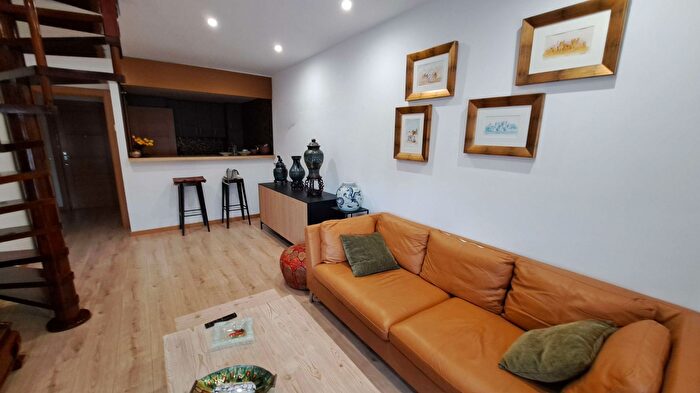 Casas en venta y pisos alquiler - 1