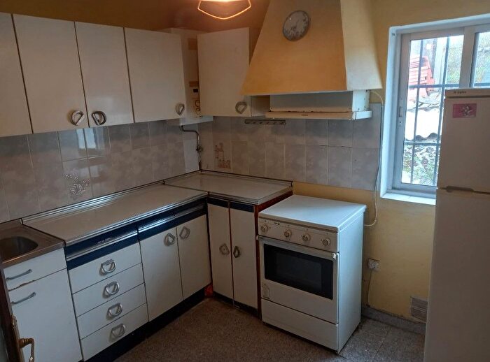 Casas en venta y pisos alquiler - 3