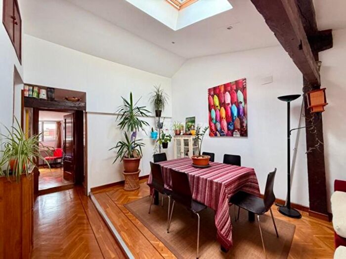 Casas en venta y pisos alquiler - 2