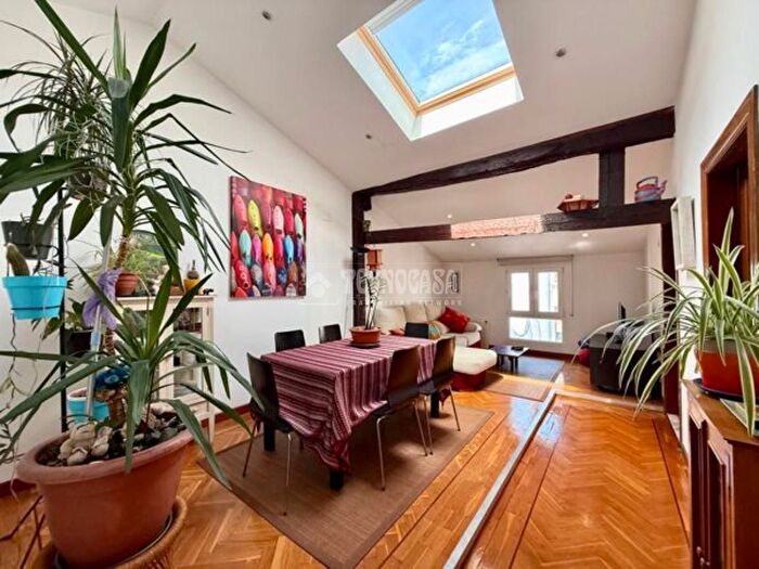 Casas en venta y pisos alquiler - 1