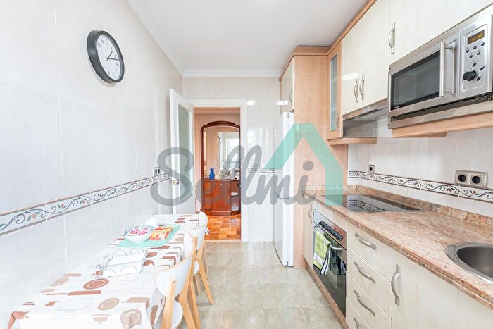 Casas en venta y pisos alquiler - 3