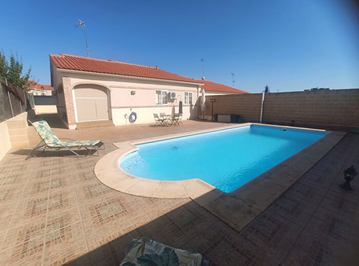 Casas en venta y pisos alquiler - 1