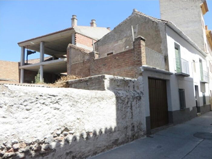 Casas en venta y pisos alquiler - 1