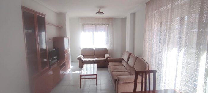 Casas en venta y pisos alquiler - 3