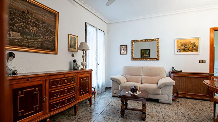 Casas en venta y pisos alquiler - 2