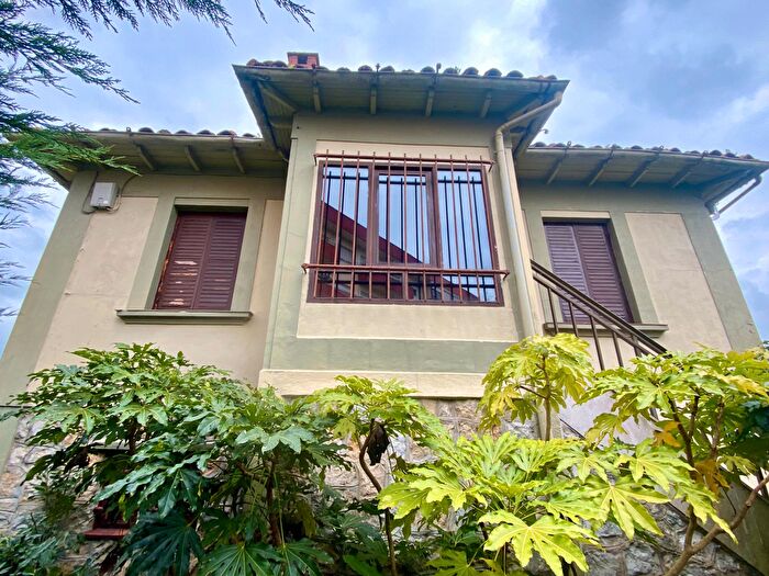 Casa en venta en Cerezo Aspla Torres, Torrelavega de 5 habitaciones