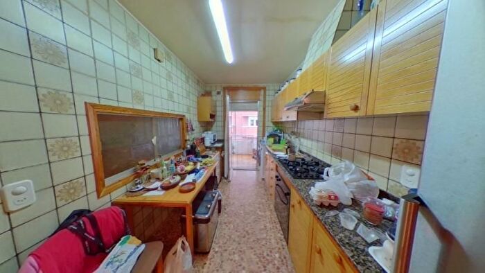 Casas en venta y pisos alquiler - 3