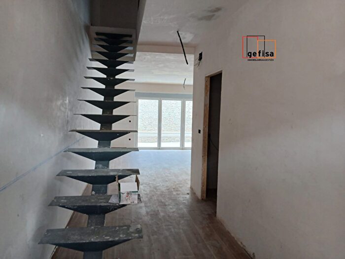 Casas en venta y pisos alquiler - 3