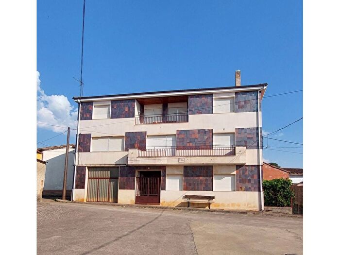 Casa en venta en Almanza, León de 7 habitaciones