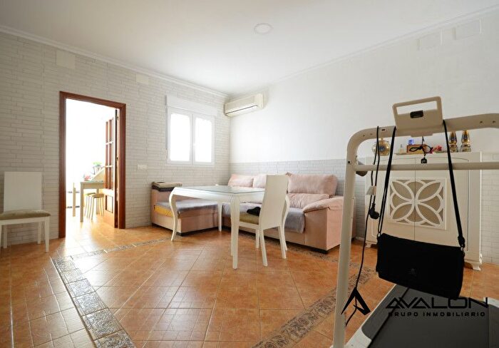 Casas en venta y pisos alquiler - 2