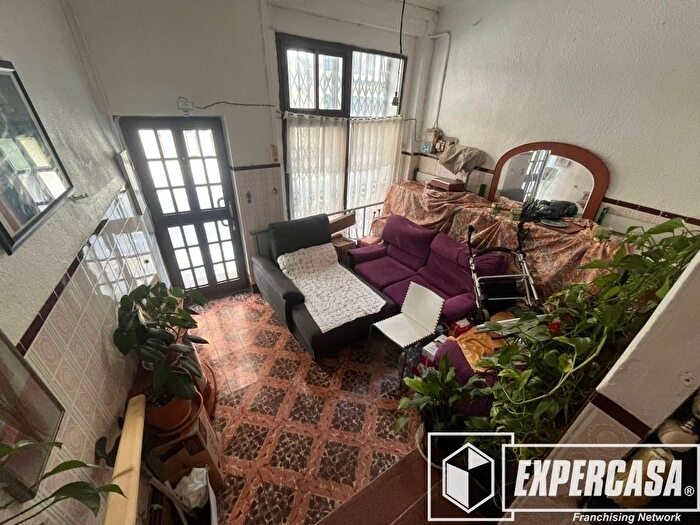 Casas en venta y pisos alquiler - 1