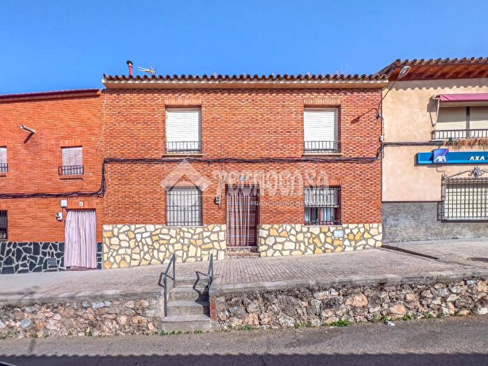 Casas en venta y pisos alquiler - 1