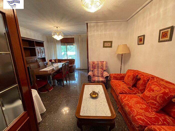 Casas en venta y pisos alquiler - 1