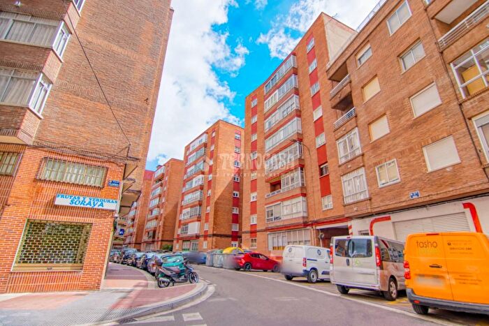 Casas en venta y pisos alquiler - 1