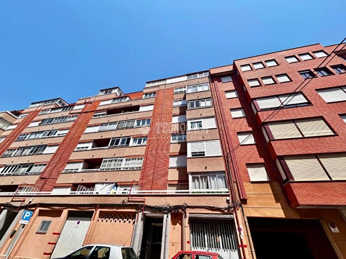 Casas en venta y pisos alquiler - 1