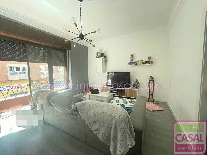 Casas en venta y pisos alquiler - 1