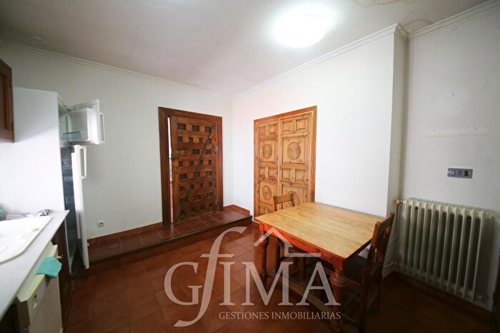 Casas en venta y pisos alquiler - 3