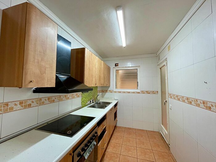 Casas en venta y pisos alquiler - 2