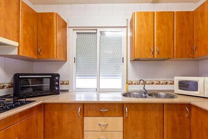 Casas en venta y pisos alquiler - 3