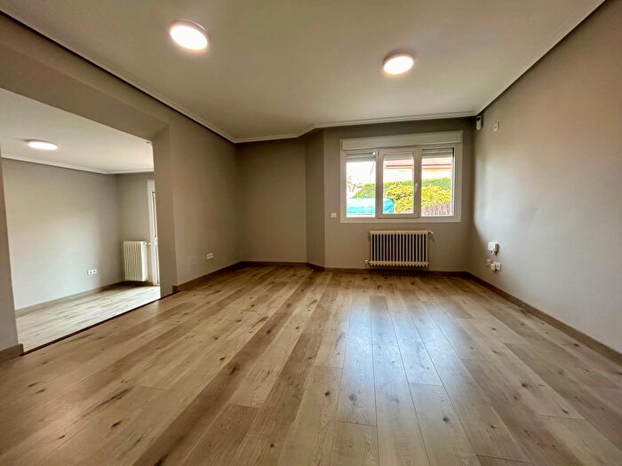 Casas en venta y pisos alquiler - 2