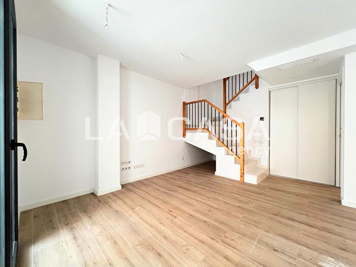 Casas en venta y pisos alquiler - 1