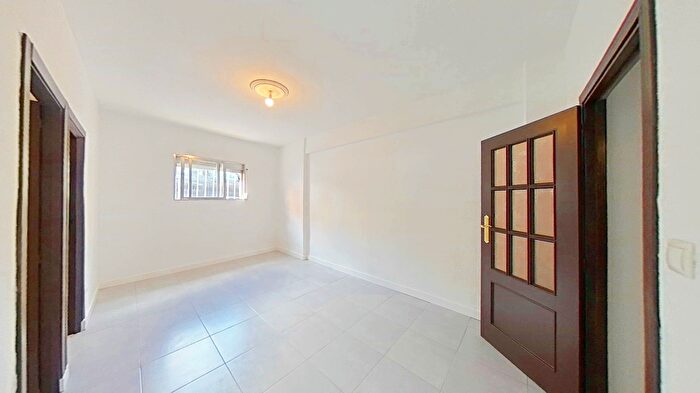 Piso en venta en Carabanchel, San Isidro de 3 habitaciones